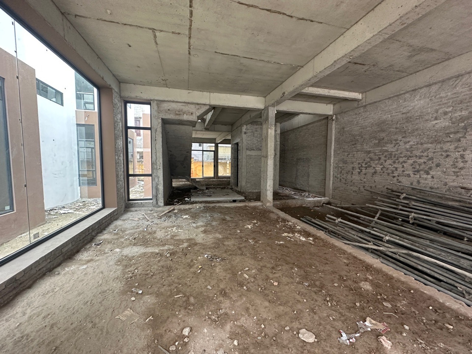 Bán nhà Lạc Trung - diện tích 270m2 4 tầng - Ô tô tránh - giá 98 tỷ