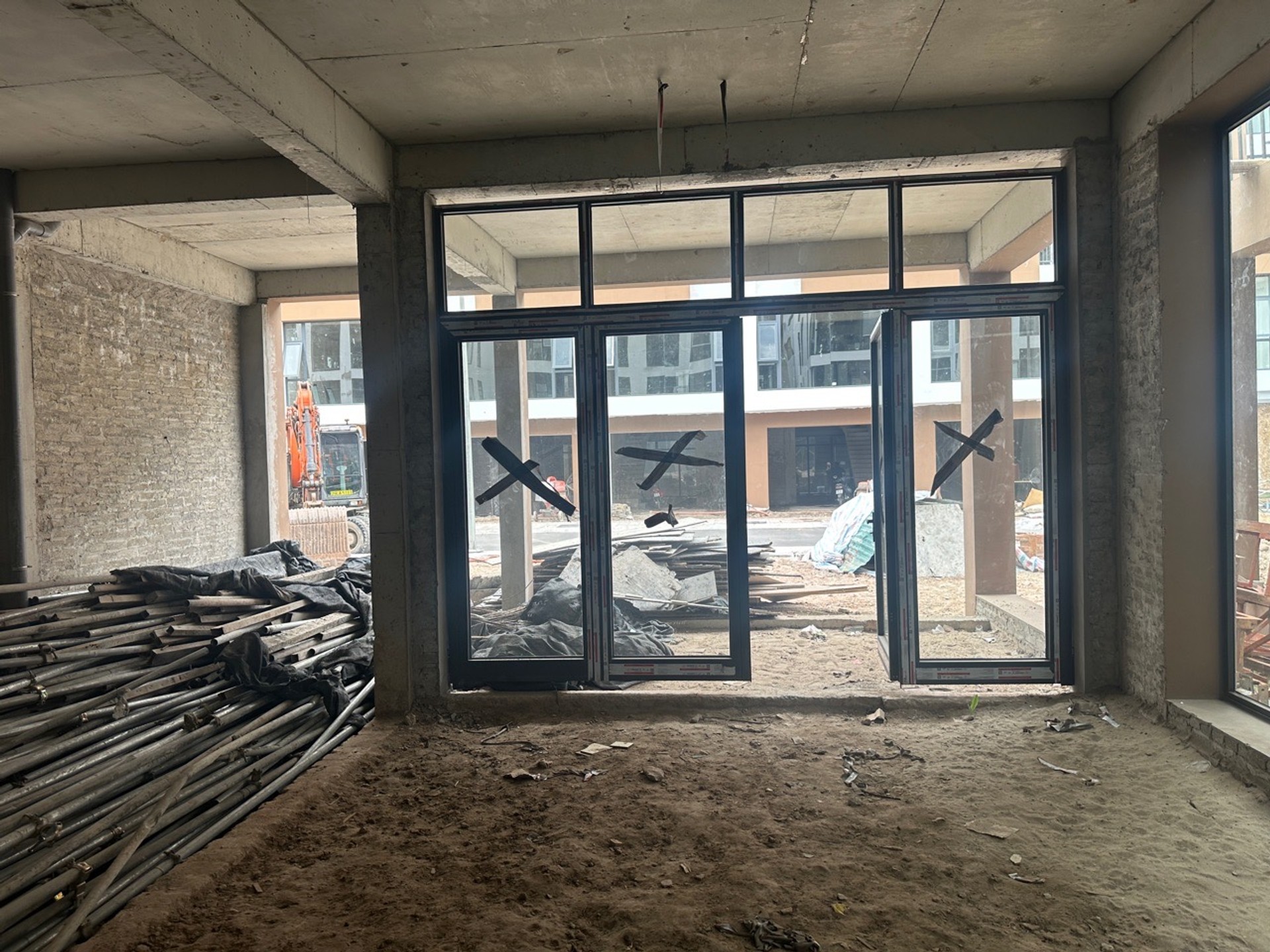 Bán nhà Lạc Trung - diện tích 270m2 4 tầng - Ô tô tránh - giá 98 tỷ