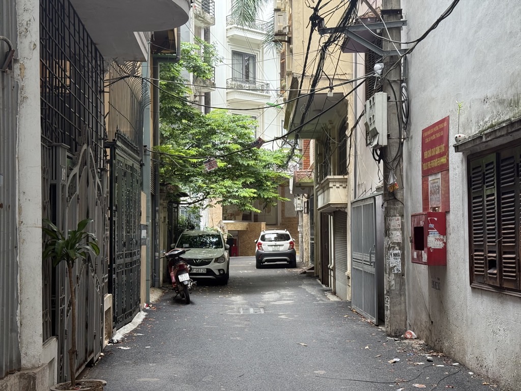 Bán nhà Trần Duy Hưng - diện tích 65m2 7 tầng - Ô TÔ - giá 31,9 tỷ