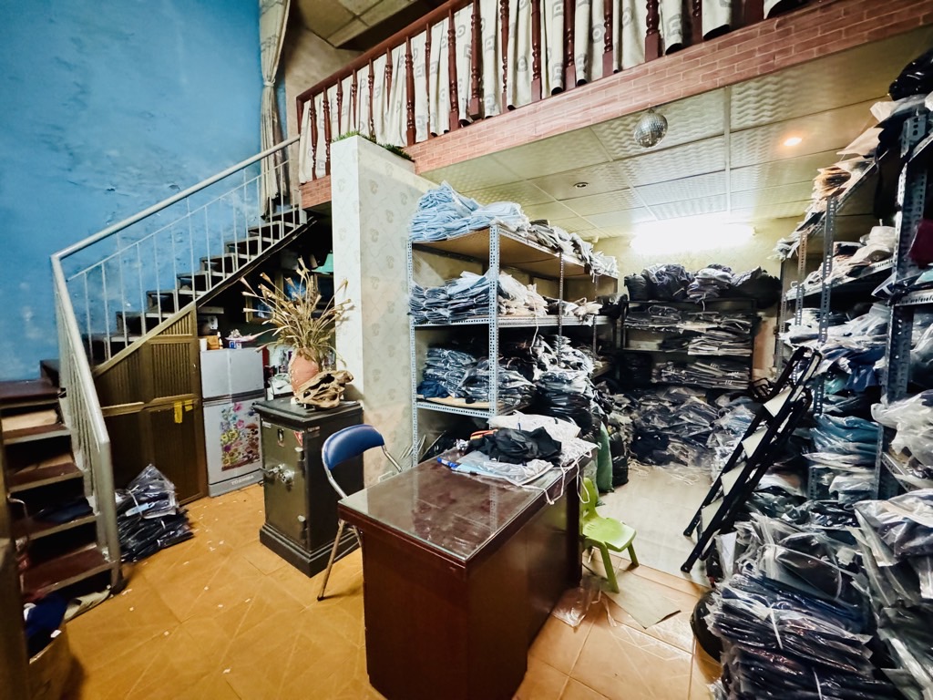 Bán nhà Nguyễn Chính - diện tích 30m2 2 tầng - Nhà cấp 4 gác xép - giá 2,95 tỷ