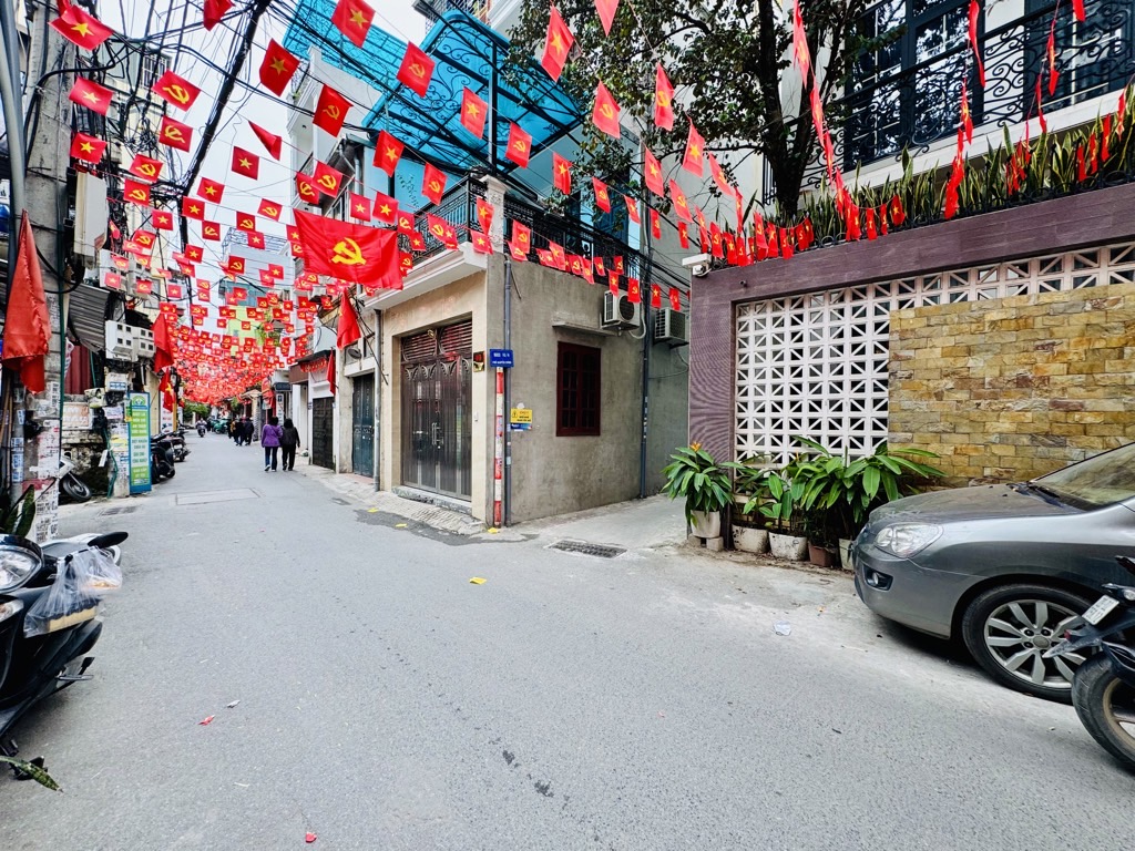 Bán nhà Nguyễn Chính - diện tích 30m2 2 tầng - Nhà cấp 4 gác xép - giá 2,95 tỷ