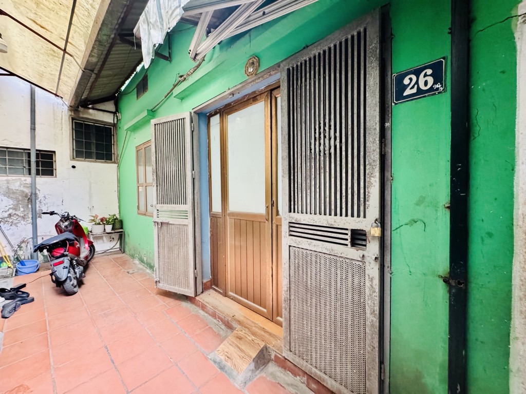 Bán nhà Nguyễn Chính - diện tích 30m2 2 tầng - Nhà cấp 4 gác xép - giá 2,95 tỷ