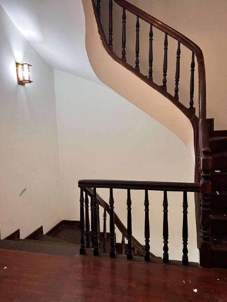 Bán nhà Tô Ngọc Vân - diện tích 229m2 3 tầng - Lô góc 2 mặt thoáng - giá 80 tỷ