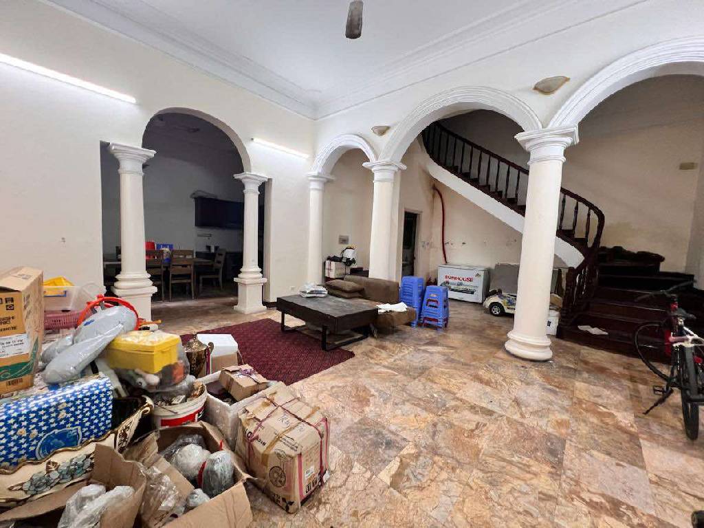 Bán nhà Tô Ngọc Vân - diện tích 229m2 3 tầng - Lô góc 2 mặt thoáng - giá 80 tỷ