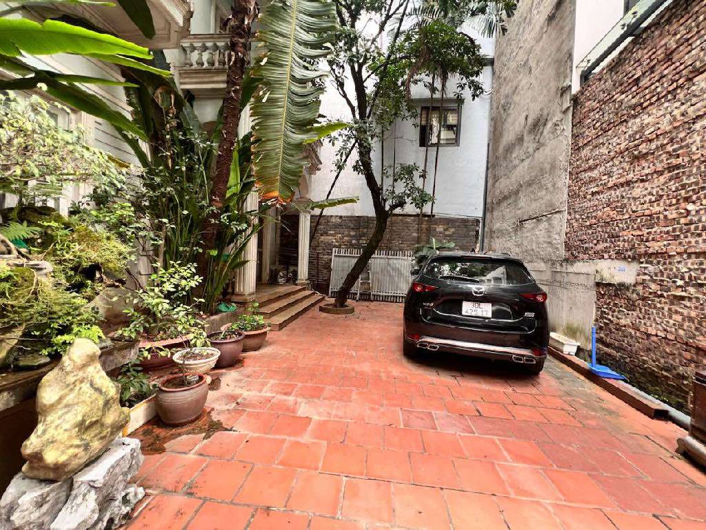 Bán nhà Tô Ngọc Vân - diện tích 229m2 3 tầng - Lô góc 2 mặt thoáng - giá 80 tỷ