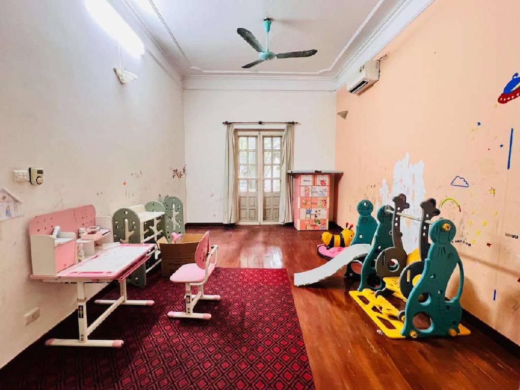 Bán nhà Tô Ngọc Vân - diện tích 229m2 3 tầng - Lô góc 2 mặt thoáng - giá 80 tỷ