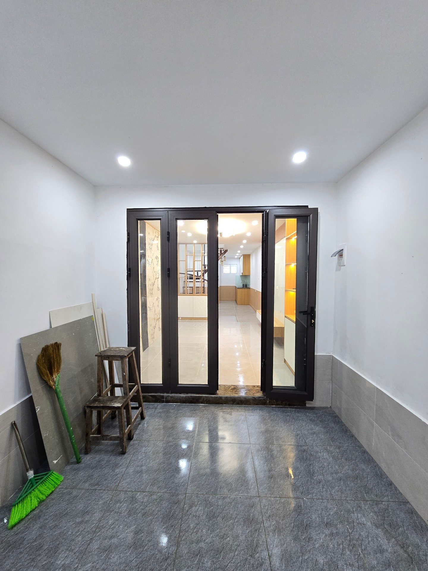 Bán nhà Lĩnh Nam - diện tích 44m2 2 tầng - gần ô tô - giá 3,4 tỷ