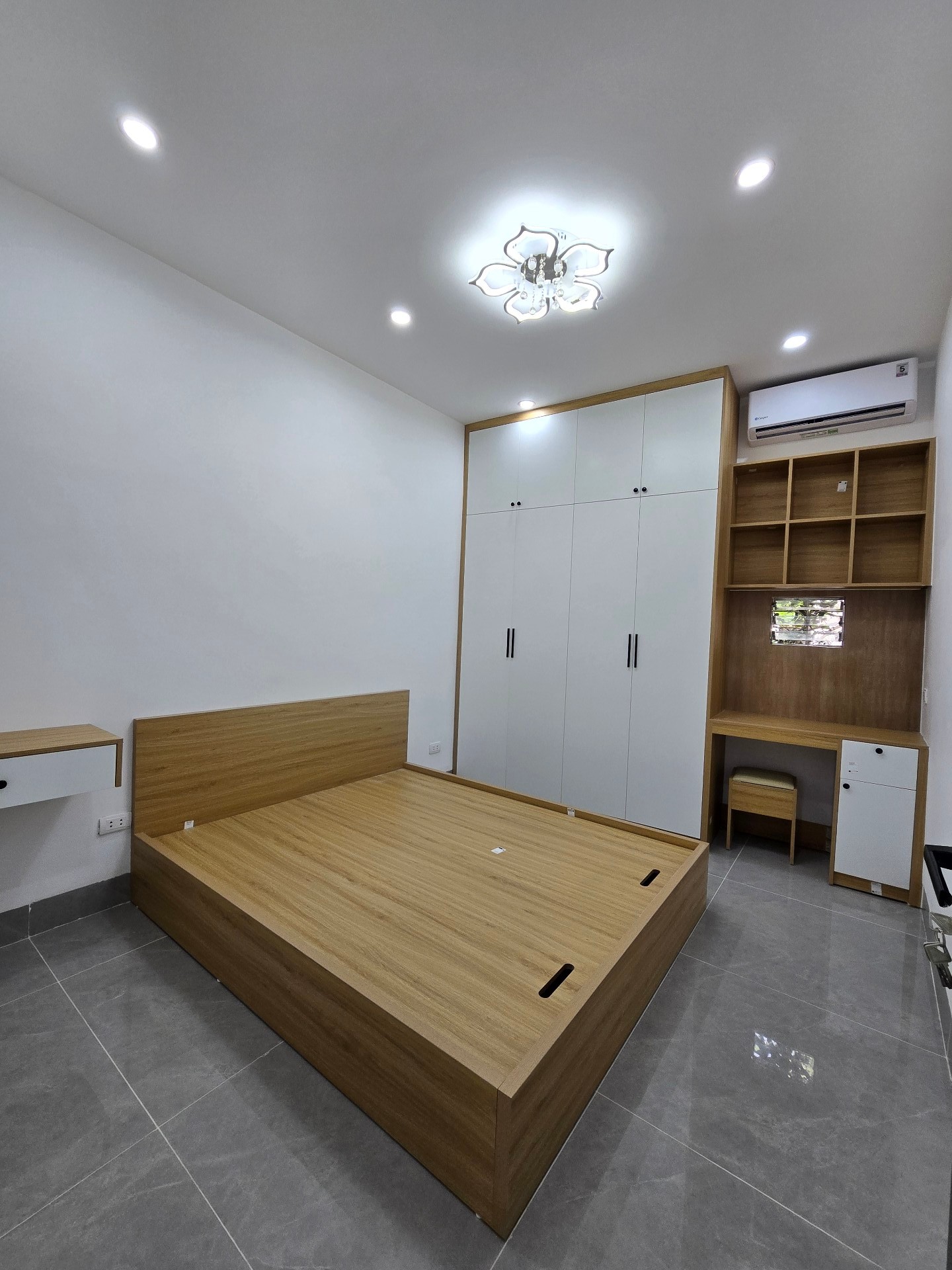 Bán nhà Lĩnh Nam - diện tích 44m2 2 tầng - gần ô tô - giá 3,4 tỷ