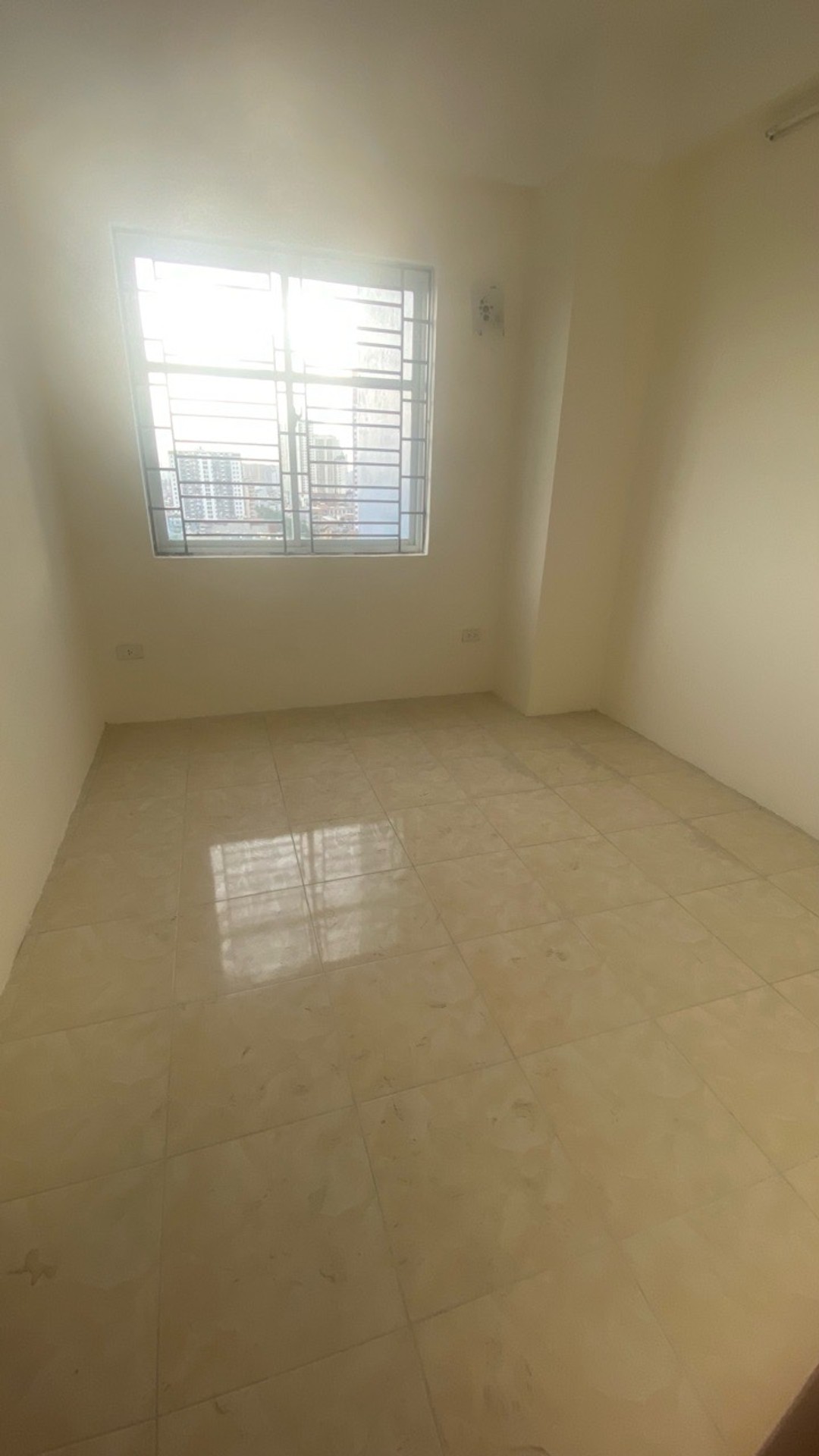 Bán nhà Đền Lừ 3 - diện tích 50m2 16 tầng - CĂN HỘ 2 NGỦ MỚI KOONG - giá 4,08 tỷ