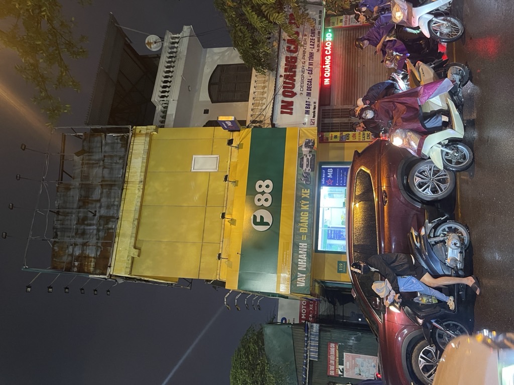 Bán nhà Nguyễn Ngọc Vũ - diện tích 60m2 3 tầng - Mặt phố lô góc - giá 26,8 tỷ