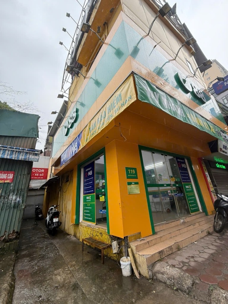 Bán nhà Nguyễn Ngọc Vũ - diện tích 60m2 3 tầng - Mặt phố lô góc - giá 26,8 tỷ