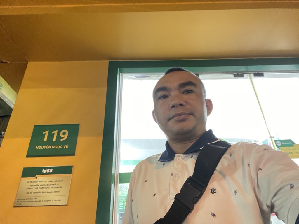 Bán nhà Nguyễn Ngọc Vũ - diện tích 60m2 3 tầng - Mặt phố lô góc - giá 26,8 tỷ