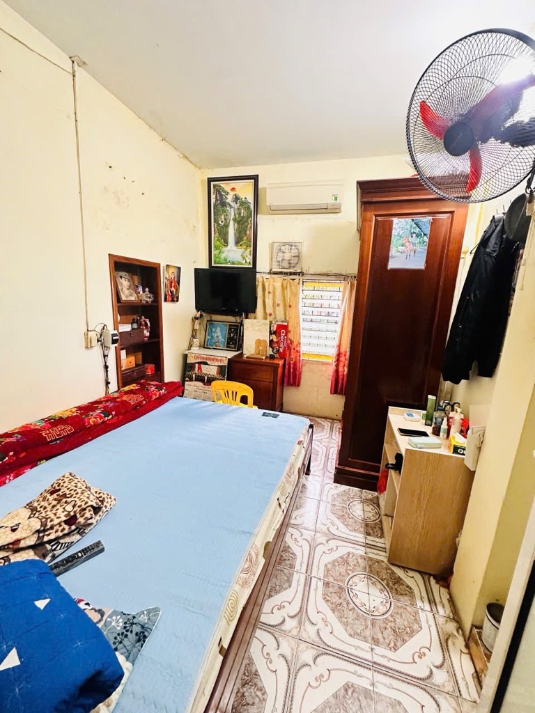 Bán nhà Nguyễn Ngọc Vũ - diện tích 60m2 3 tầng - Mặt phố lô góc - giá 26,8 tỷ