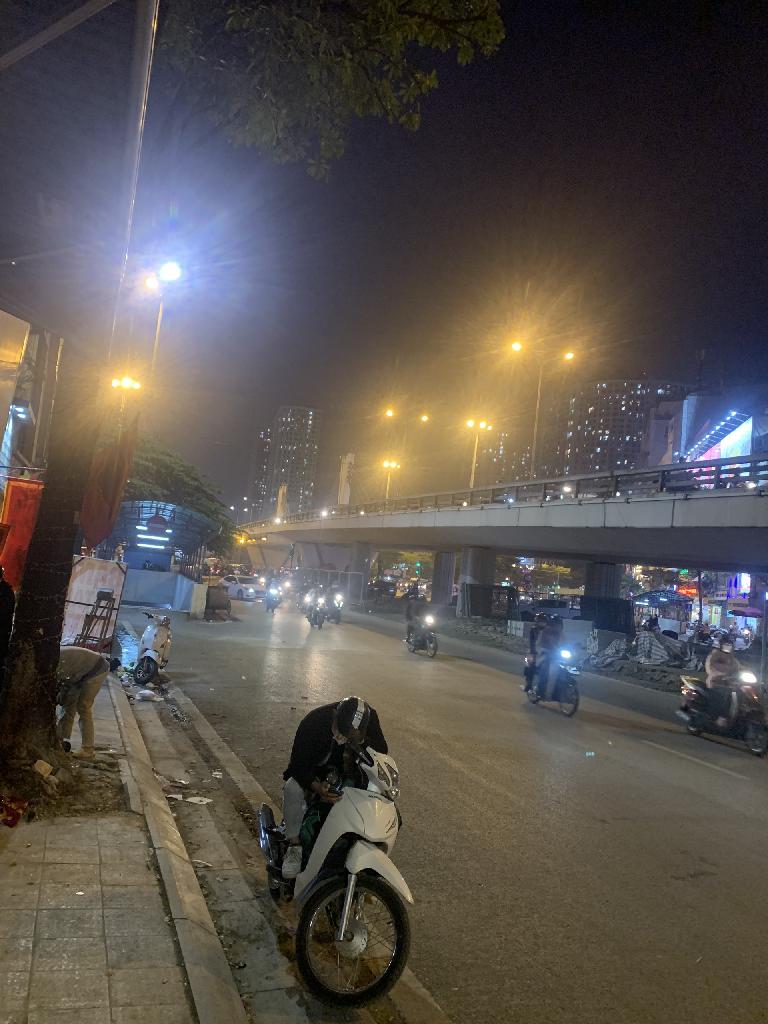 Bán nhà Tây Sơn - diện tích 100m2 2 tầng - Mặt phố kinh doanh sầm uất - giá 29,9 tỷ