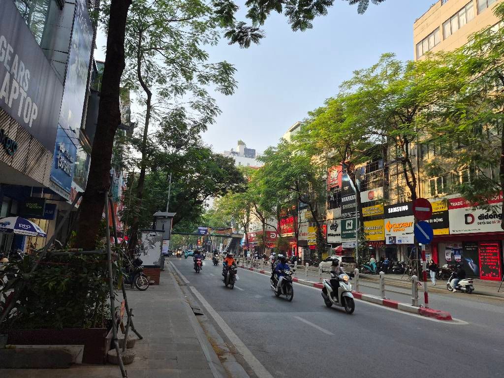 Bán nhà Thái Hà - diện tích 203m2 6 tầng - Mặt phố kinh doanh sầm uất - giá 195 tỷ