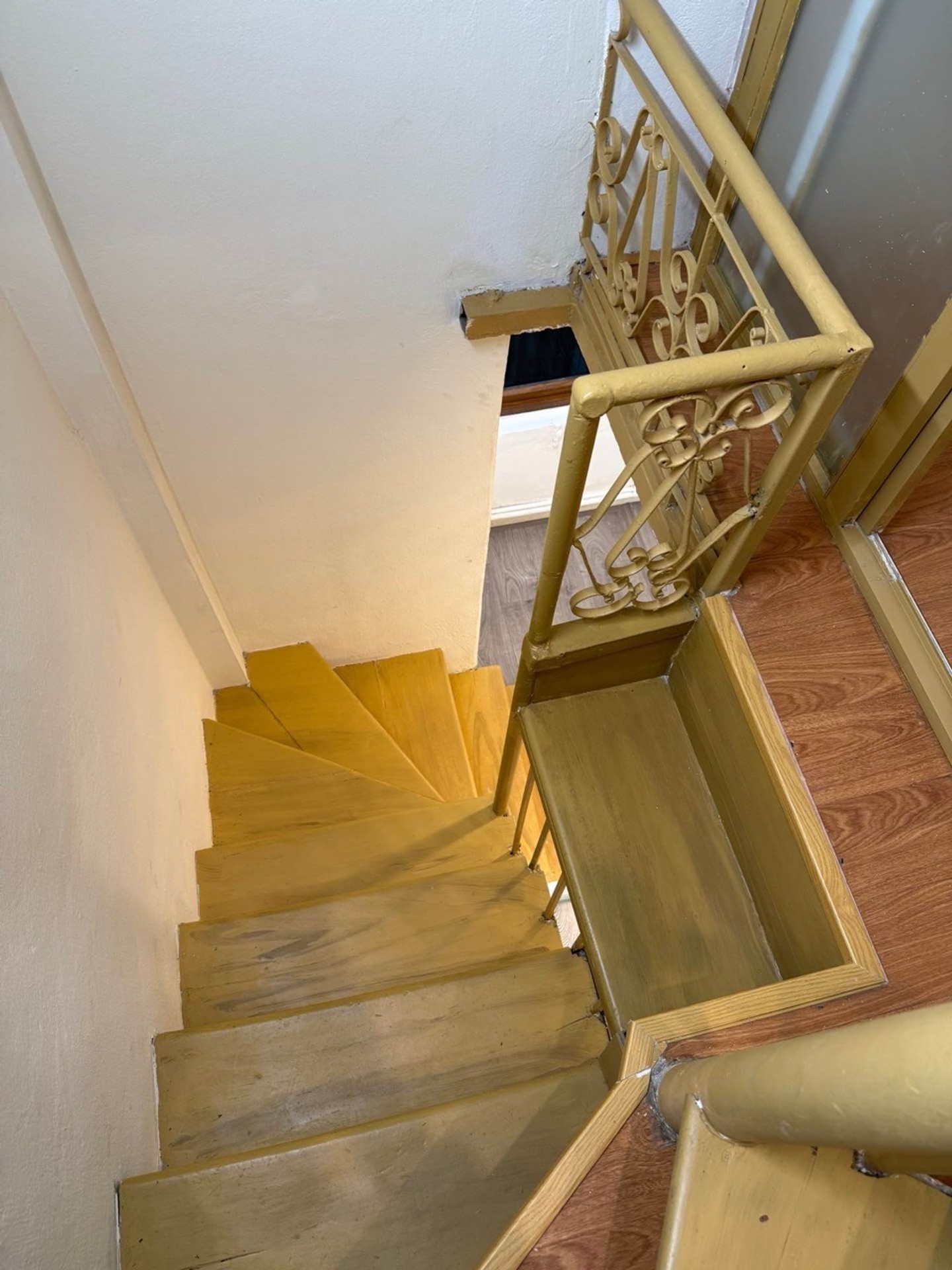 Bán nhà Láng - diện tích 110m2 4 tầng - Lô góc thoáng sáng - giá 4,25 tỷ