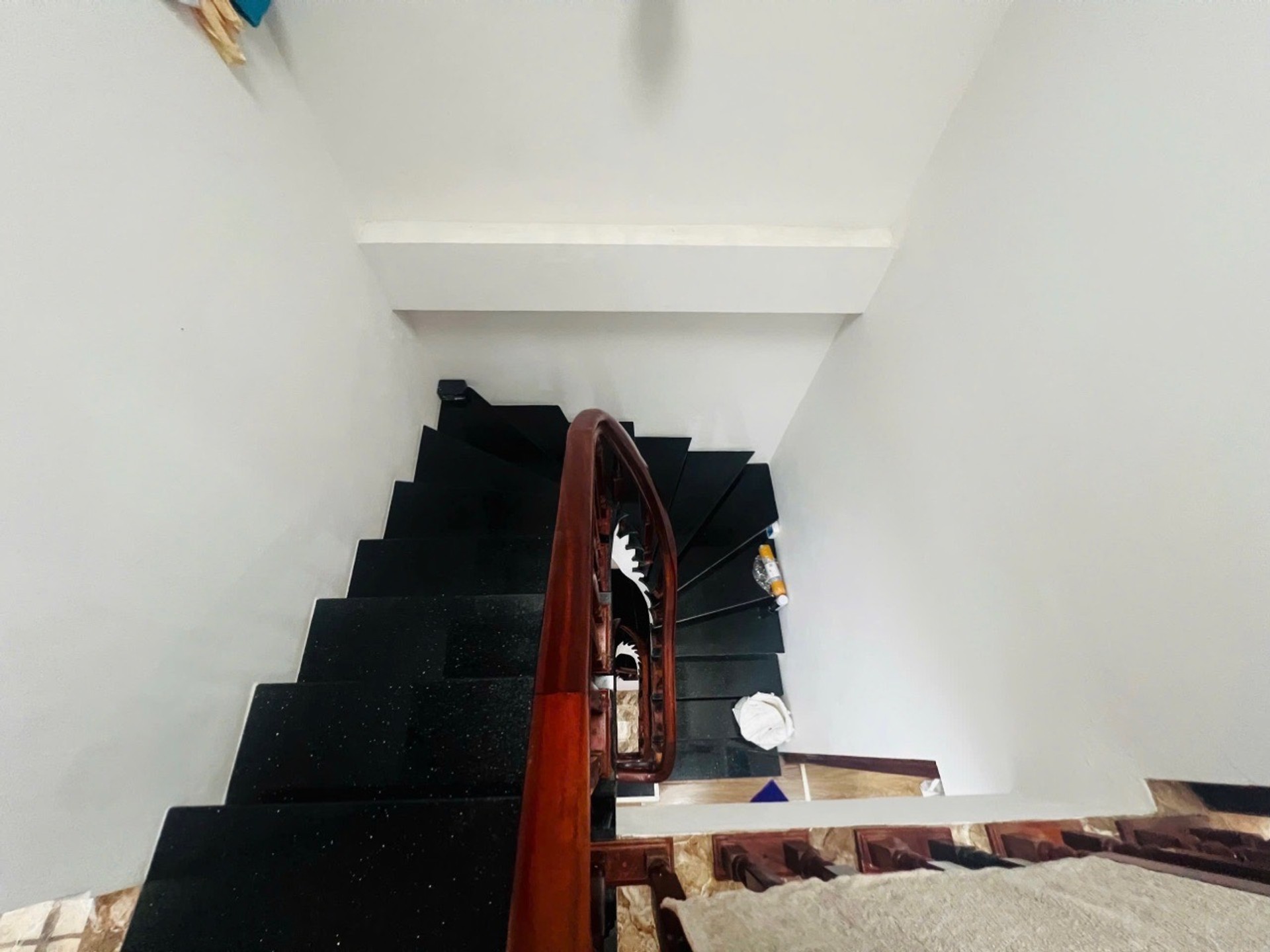 Bán nhà Hai Bà Trưng - diện tích 43m2 4 tầng - Ô TÔ ĐỖ CỬA - giá 13,5 tỷ