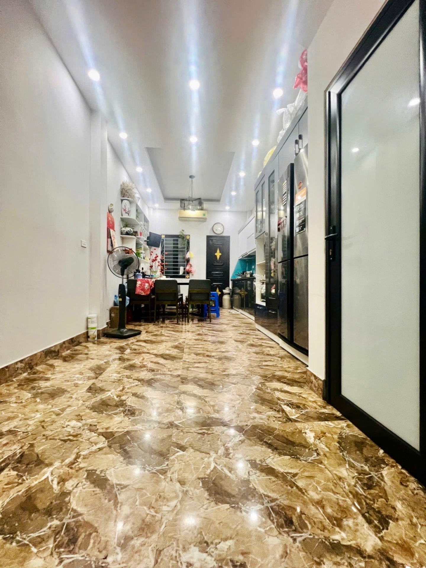 Bán nhà Hai Bà Trưng - diện tích 43m2 4 tầng - Ô TÔ ĐỖ CỬA - giá 13,5 tỷ
