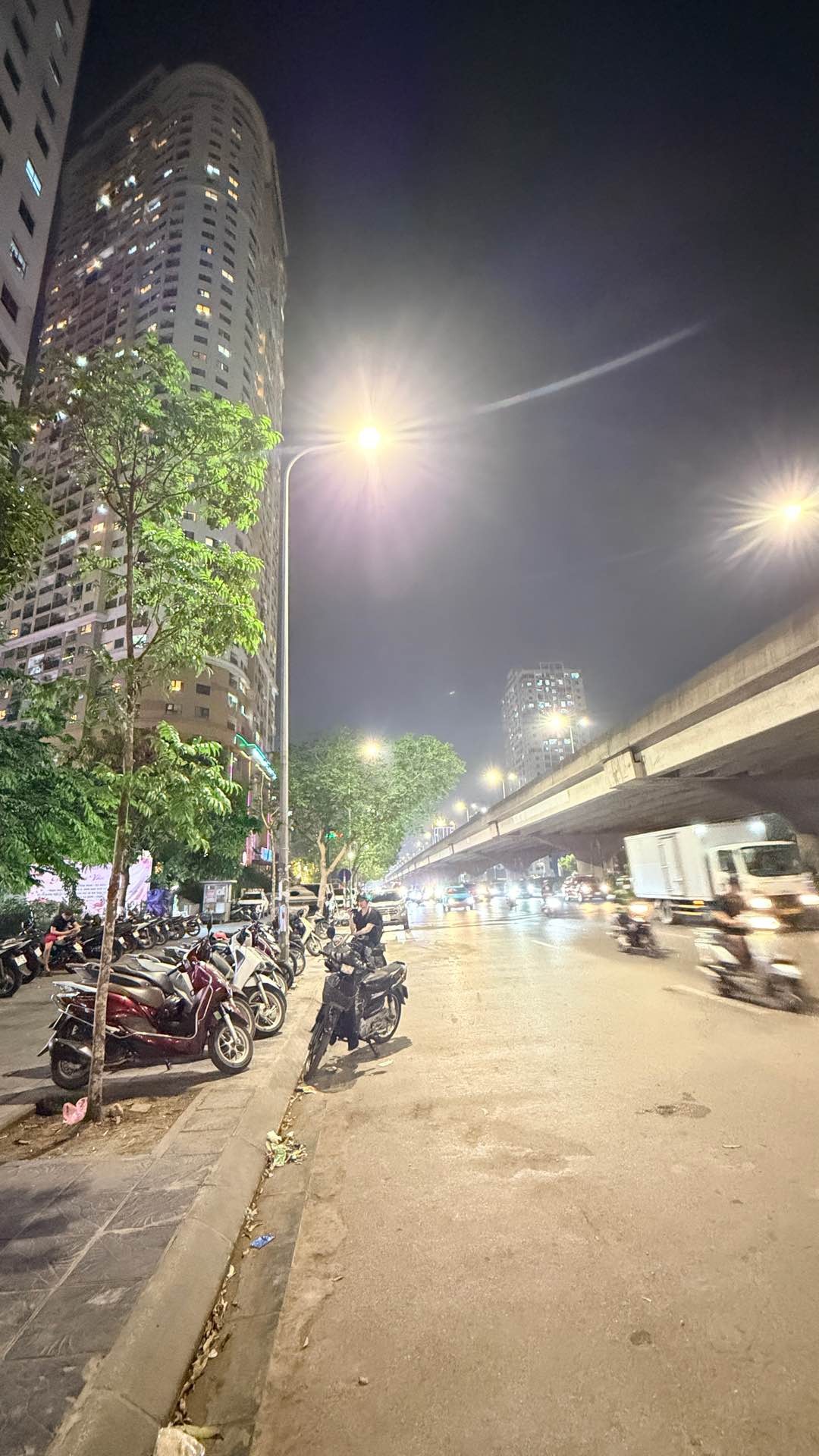 Bán nhà Nguyễn Xuân Yêm - diện tích 74m2 1 tầng - Mặt phố - giá 5,4 tỷ