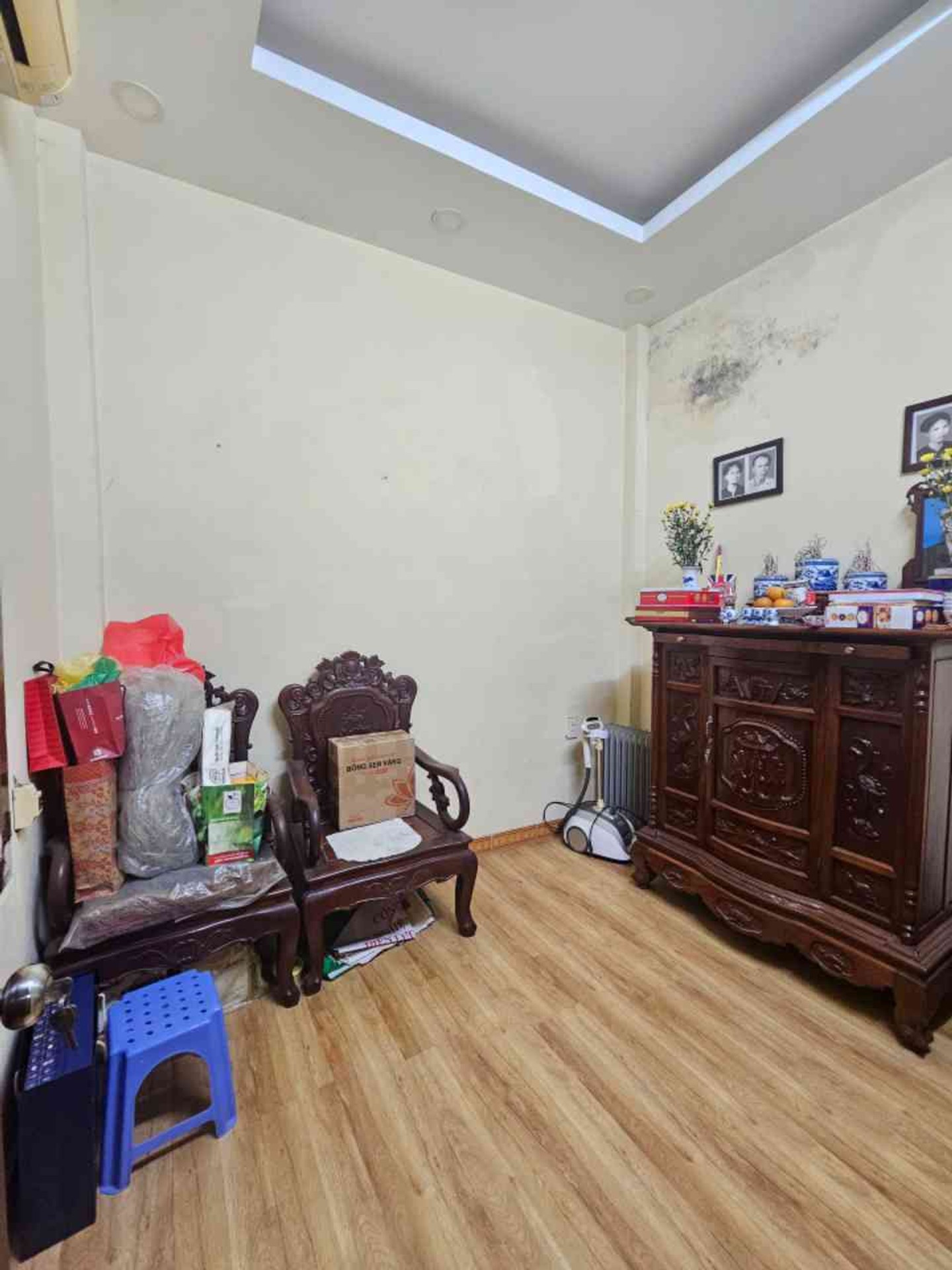 Bán nhà Mai Động - diện tích 32m2 3 tầng - ô tô đỗ cửa - giá 9,5 tỷ