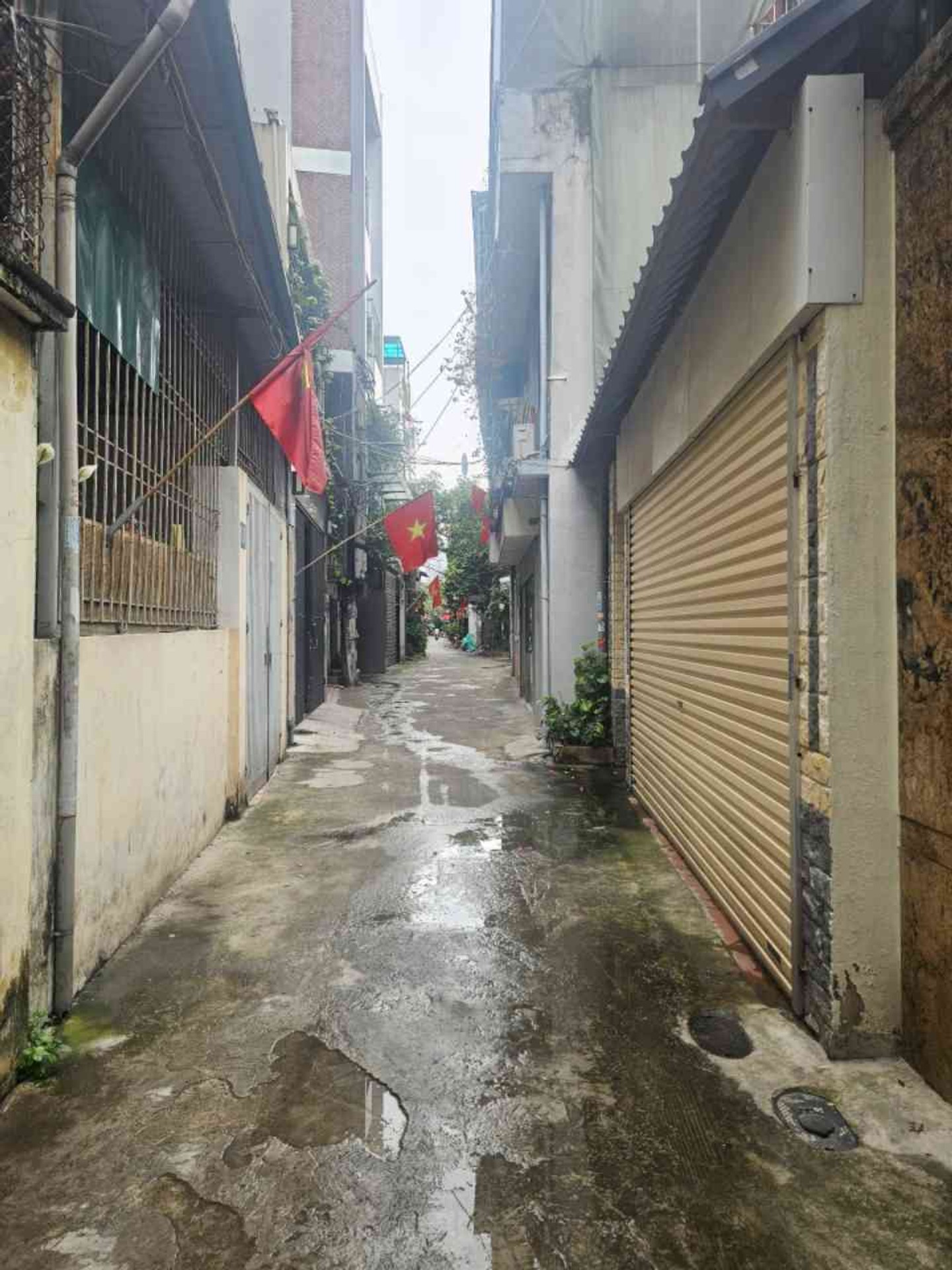 Bán nhà Mai Động - diện tích 32m2 3 tầng - ô tô đỗ cửa - giá 9,5 tỷ