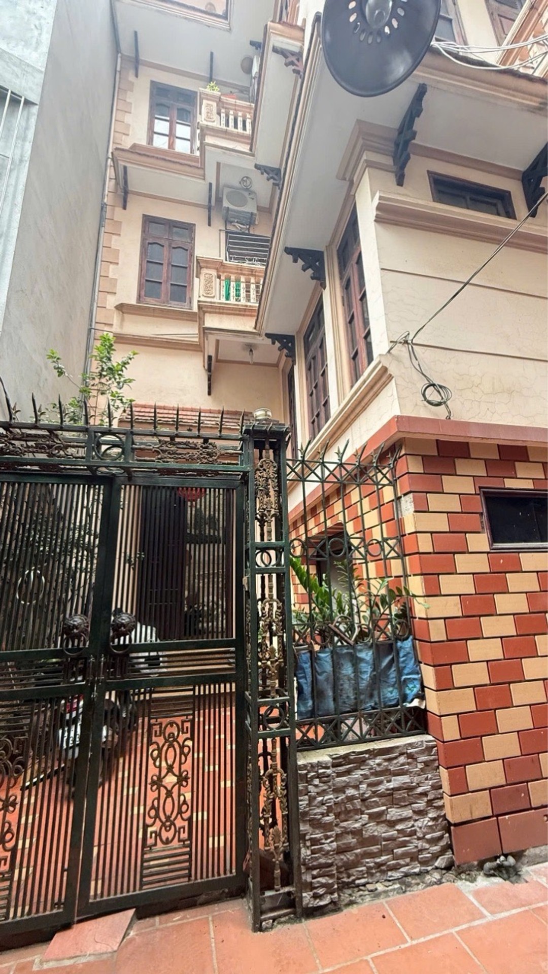 Bán nhà Minh Khai - diện tích 68m2 4 tầng - mặt tiền 8,3m - giá 25,8 tỷ