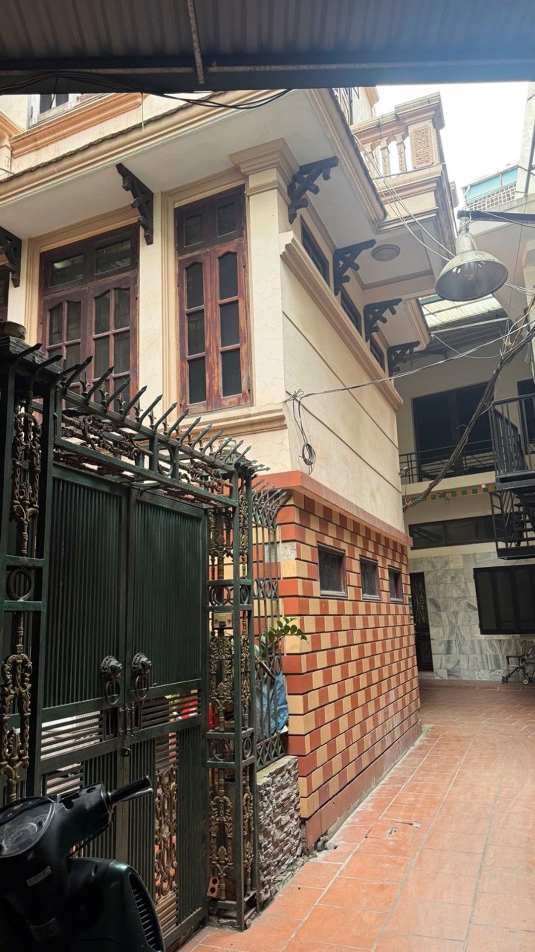 Bán nhà Minh Khai - diện tích 68m2 4 tầng - mặt tiền 8,3m - giá 25,8 tỷ