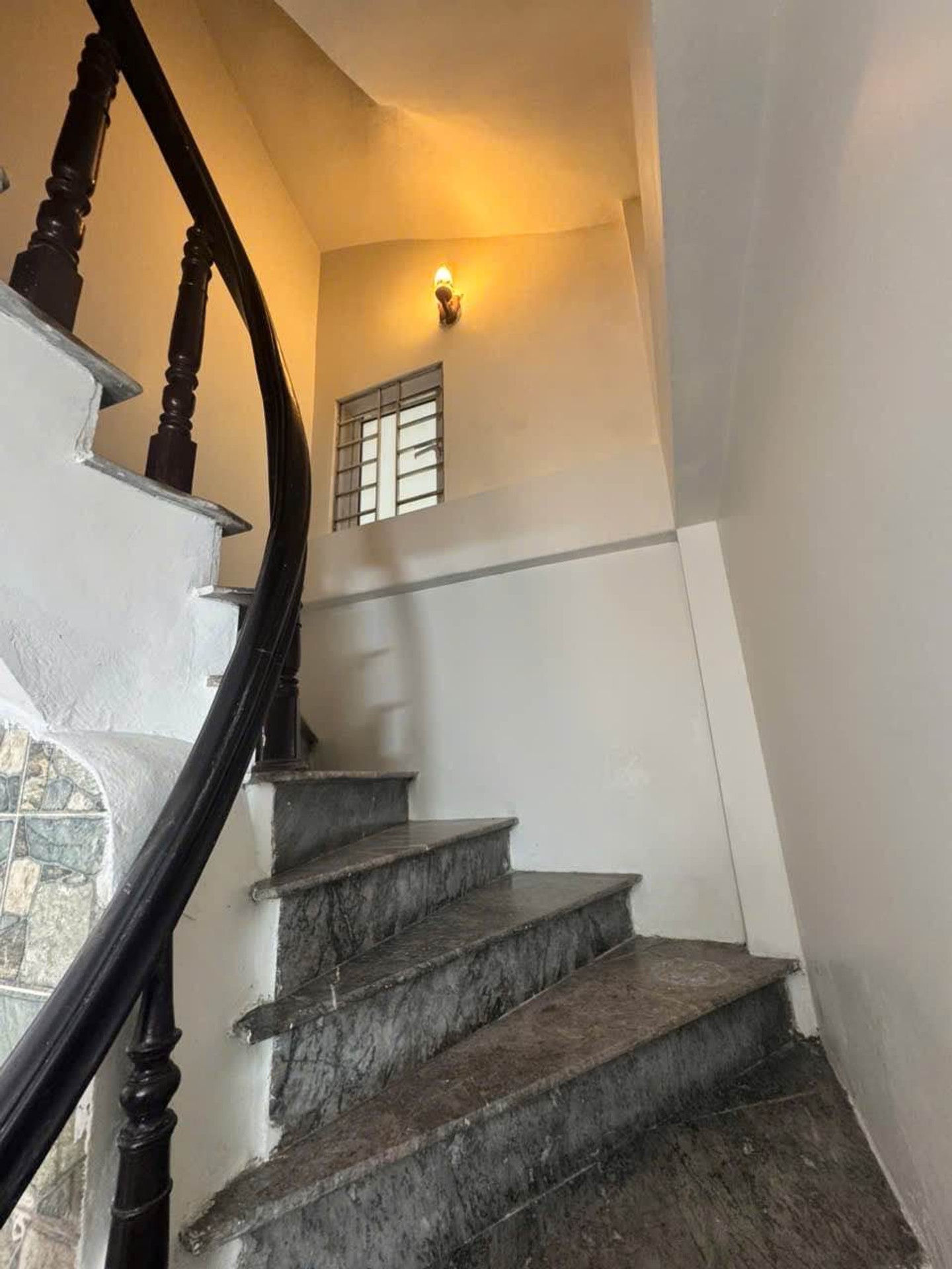 Bán nhà Vĩnh Hưng - diện tích 26m2 4 tầng - Ô tô đỗ cửa - giá 6,6 tỷ