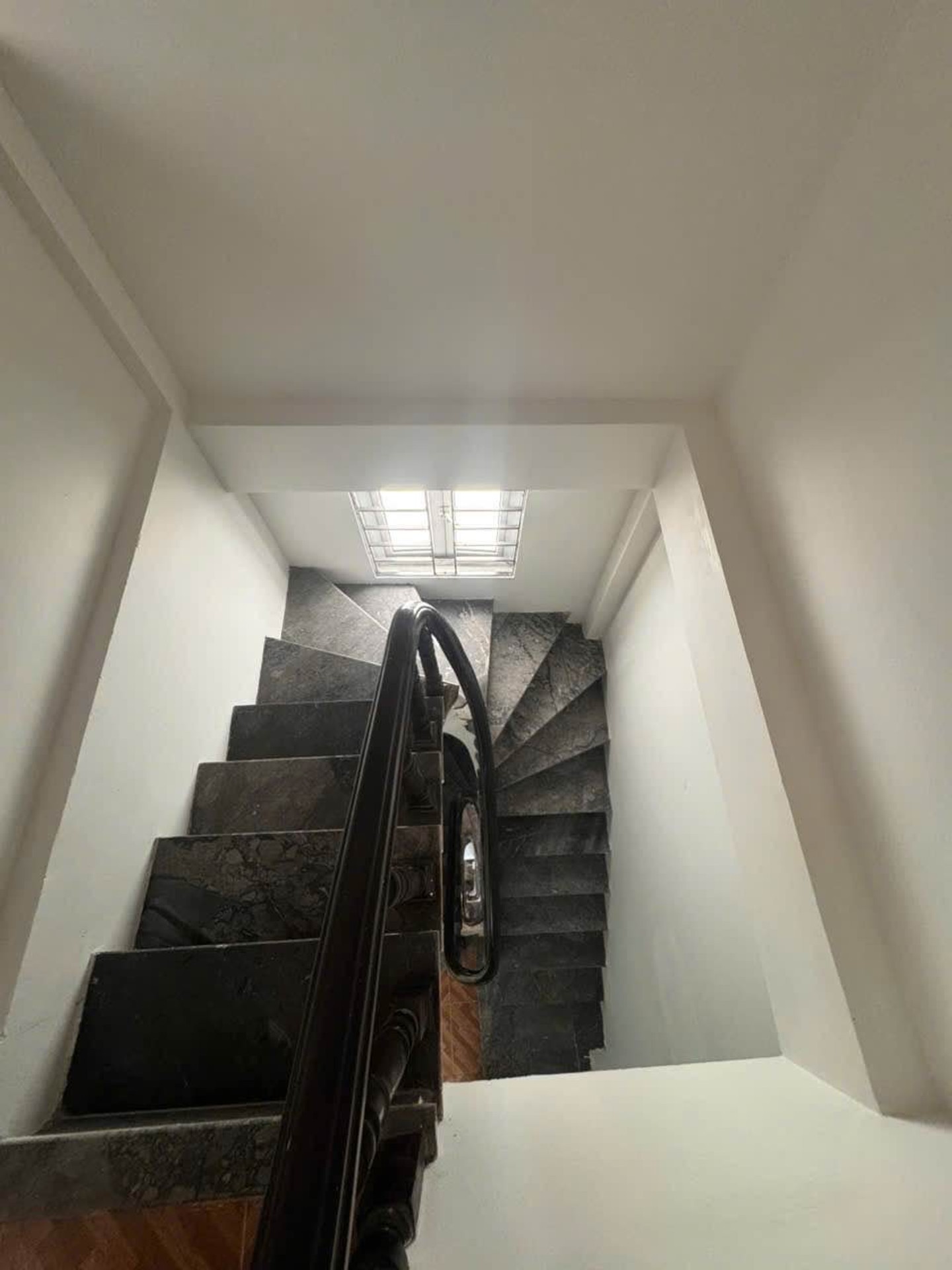Bán nhà Vĩnh Hưng - diện tích 26m2 4 tầng - Ô tô đỗ cửa - giá 6,6 tỷ