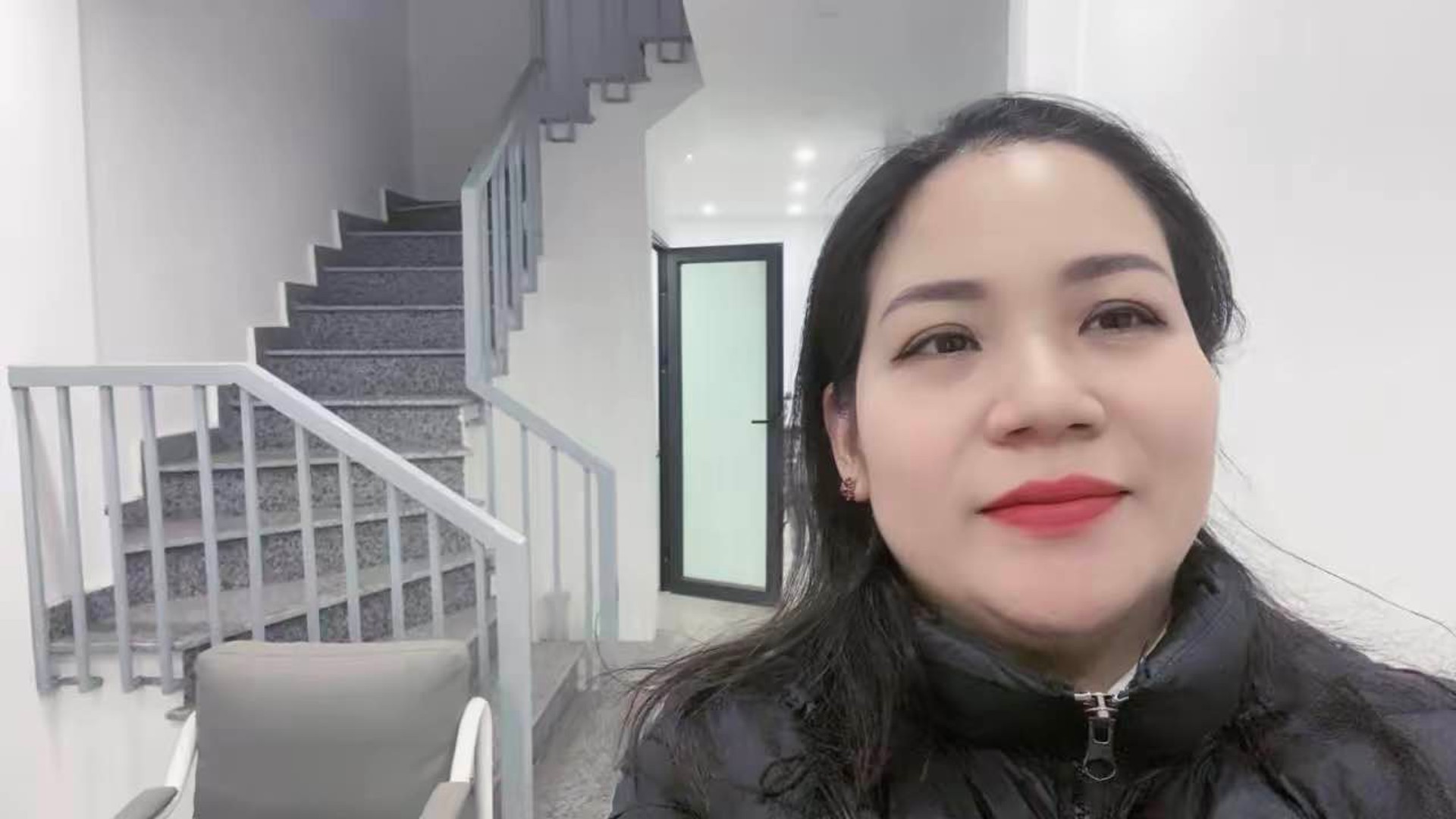 Bán nhà Âu Cơ - diện tích 37m2 3 tầng - Ngõ ô tô - giá 3,3 tỷ