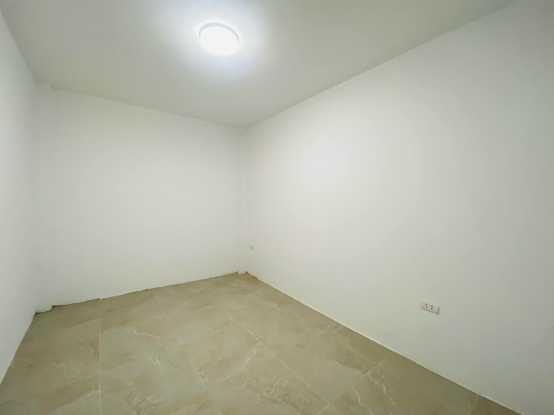 Bán nhà Âu Cơ - diện tích 37m2 3 tầng - Ngõ ô tô - giá 3,3 tỷ