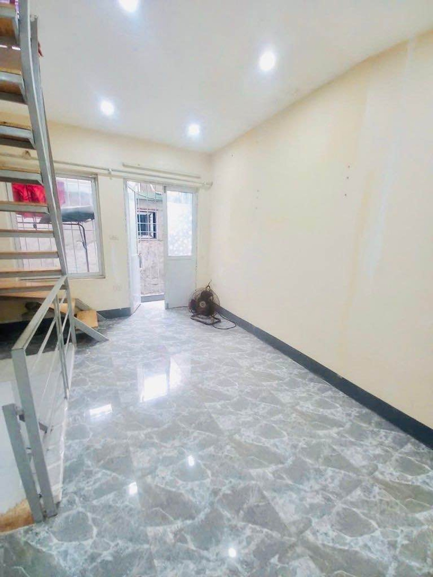 Bán nhà Vĩnh Hưng - diện tích 24m2 3 tầng - Nhà đẹp hiếm có - giá 2,8 tỷ