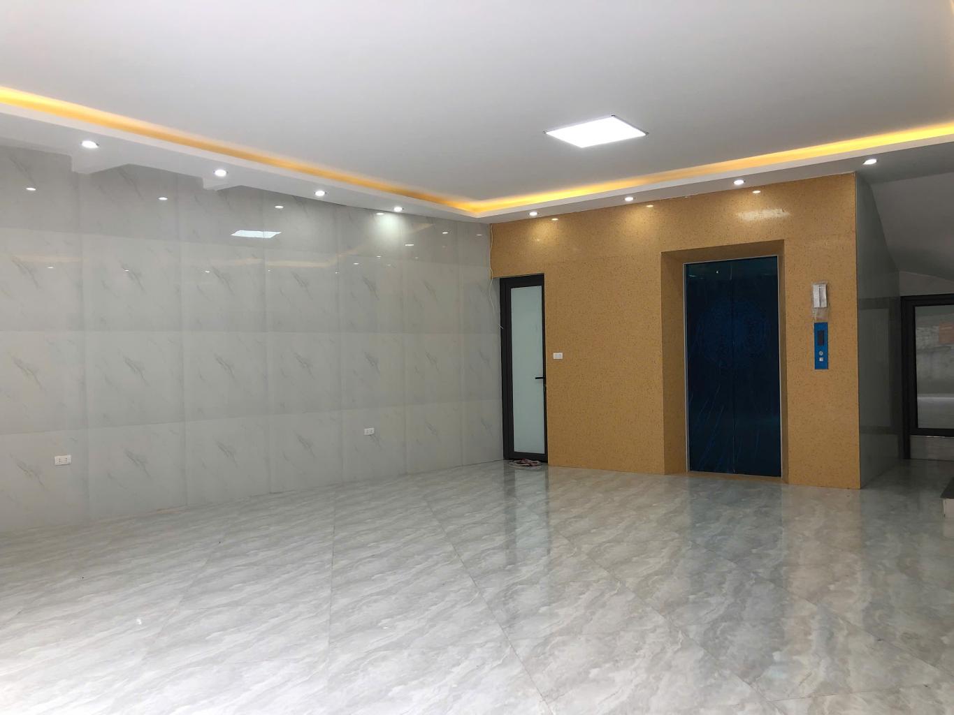 Bán nhà Hoàng Mai - diện tích 81m2 7 tầng - Ô TÔ TRÁNH - giá 34 tỷ