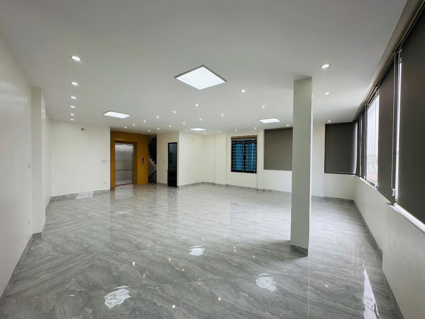 Bán nhà Hoàng Mai - diện tích 81m2 7 tầng - Ô TÔ TRÁNH - giá 34 tỷ