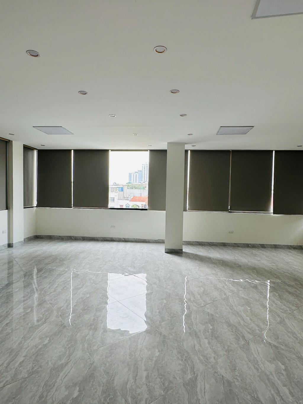 Bán nhà Hoàng Mai - diện tích 81m2 7 tầng - Ô TÔ TRÁNH - giá 34 tỷ