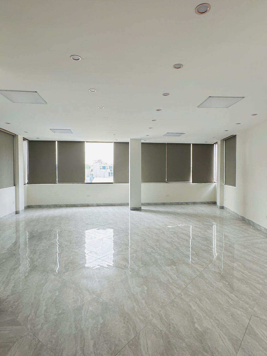 Bán nhà Hoàng Mai - diện tích 81m2 7 tầng - Ô TÔ TRÁNH - giá 34 tỷ