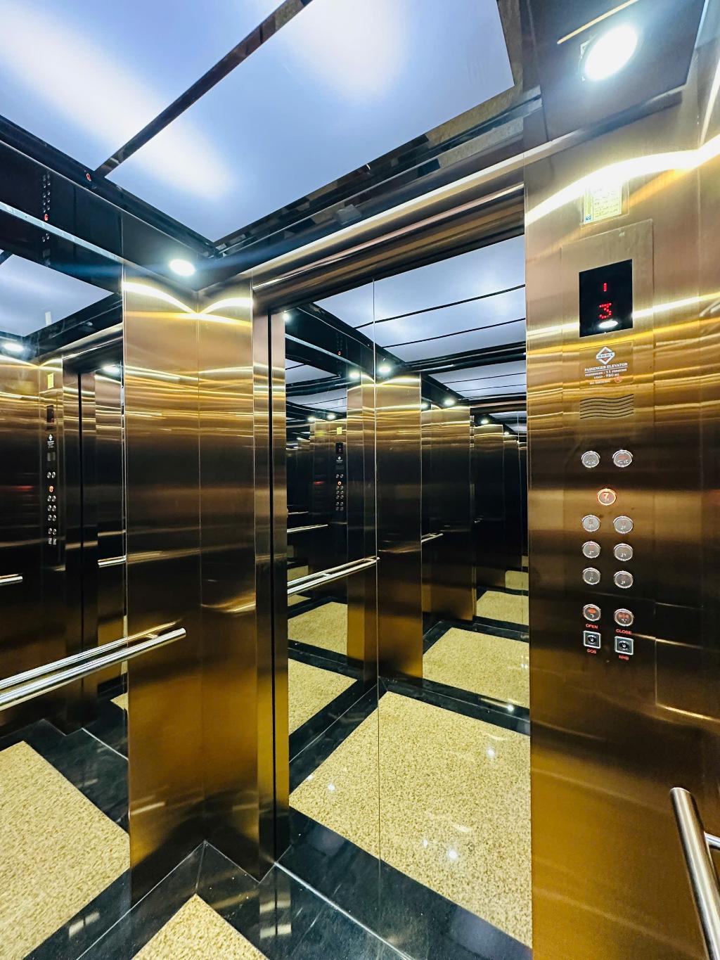 Bán nhà Hoàng Mai - diện tích 81m2 7 tầng - Ô TÔ TRÁNH - giá 34 tỷ