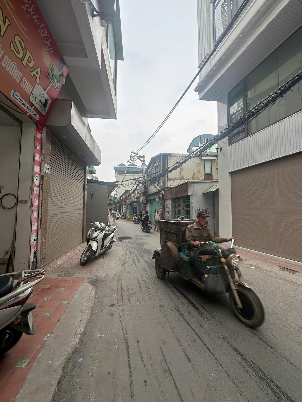 Bán nhà Hoàng Mai - diện tích 81m2 7 tầng - Ô TÔ TRÁNH - giá 34 tỷ