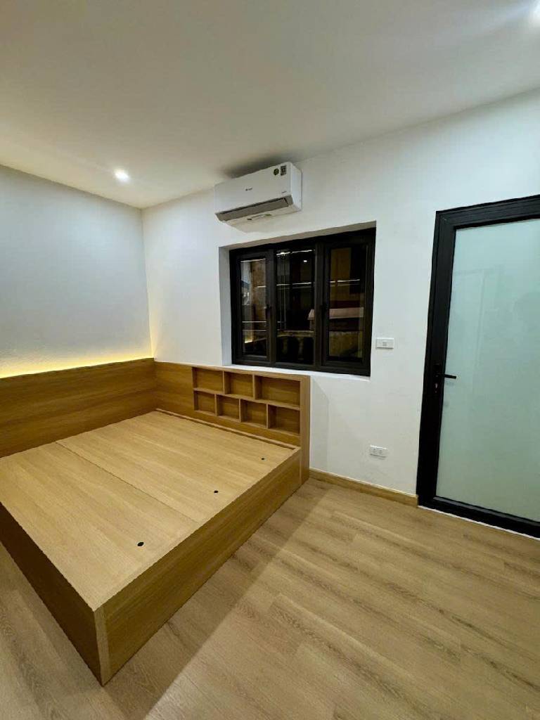 Bán nhà Trương Định - diện tích 40m2 3 tầng - Ngõ ba gác - giá 9,2 tỷ