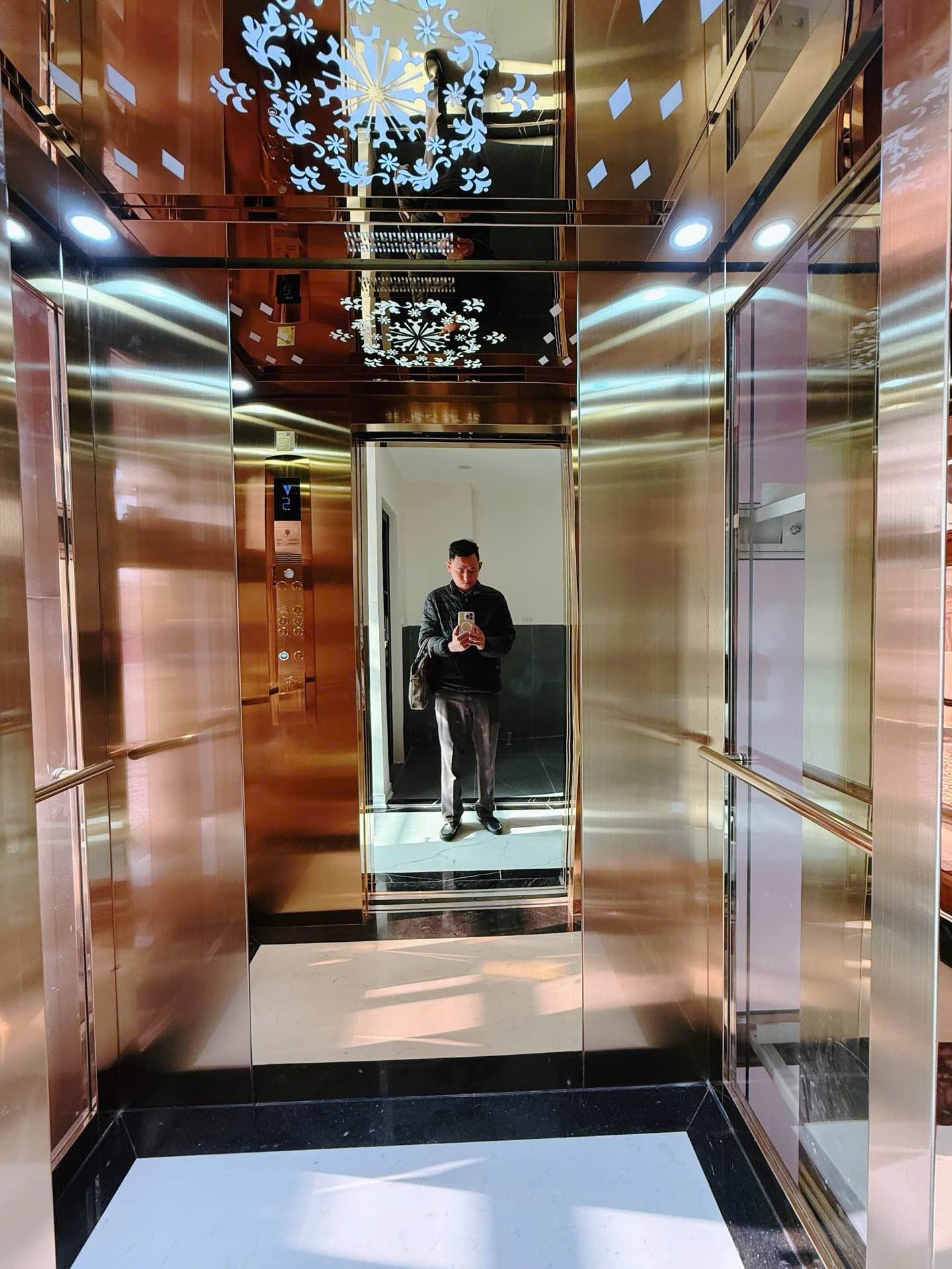 Bán nhà Tô Vĩnh Diện - diện tích 60m2 6 tầng - Ô tô vào nhà - giá 25,8 tỷ