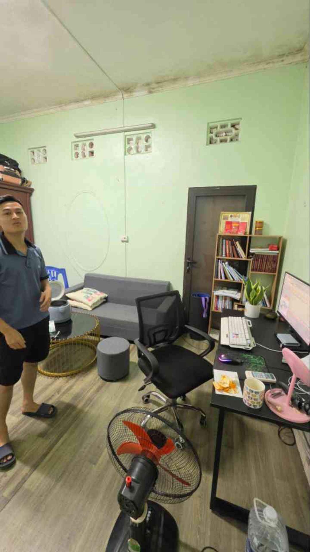 Bán nhà Hoàng Mai - diện tích 85m2 3 tầng - Nhà mặt ngõ 3 gác tránh xe máy - giá 15,95 tỷ
