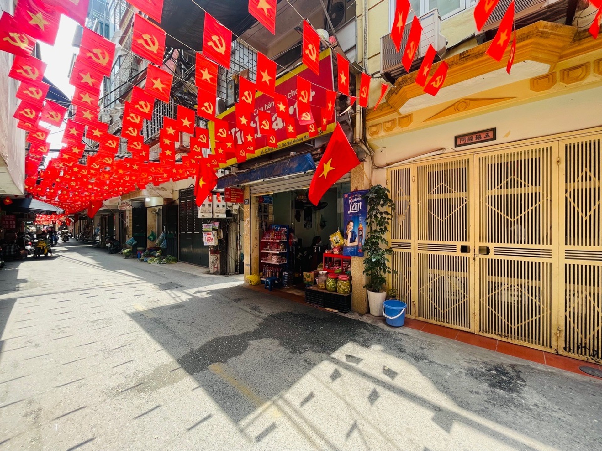 Bán nhà Tân Mai - diện tích 27m2 4 tầng - ngõ ô tô thông - giá 7,6 tỷ