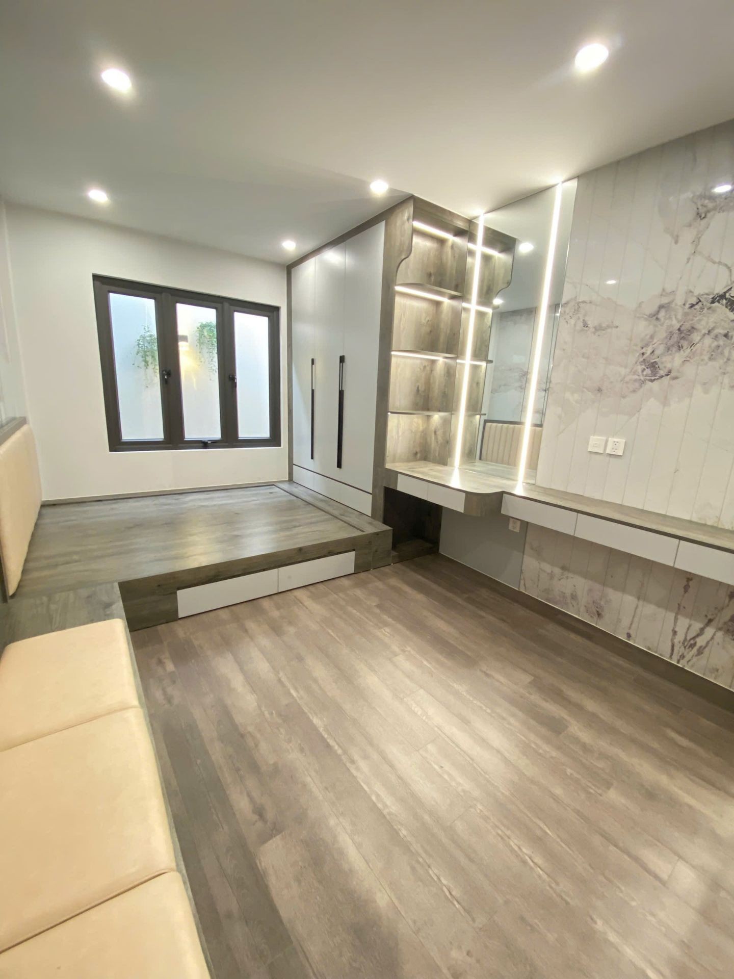 Bán nhà Lò Đúc - diện tích 52m2 6 tầng - Thang máy - giá 15,5 tỷ