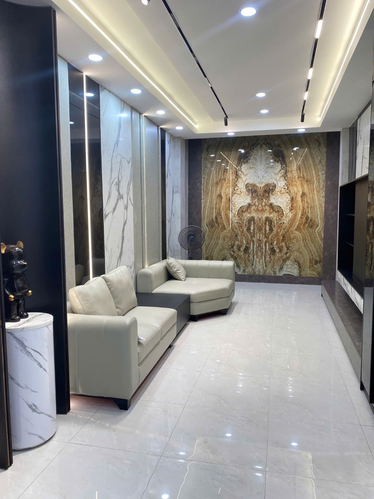 Bán nhà Lò Đúc - diện tích 52m2 6 tầng - Thang máy - giá 15,5 tỷ