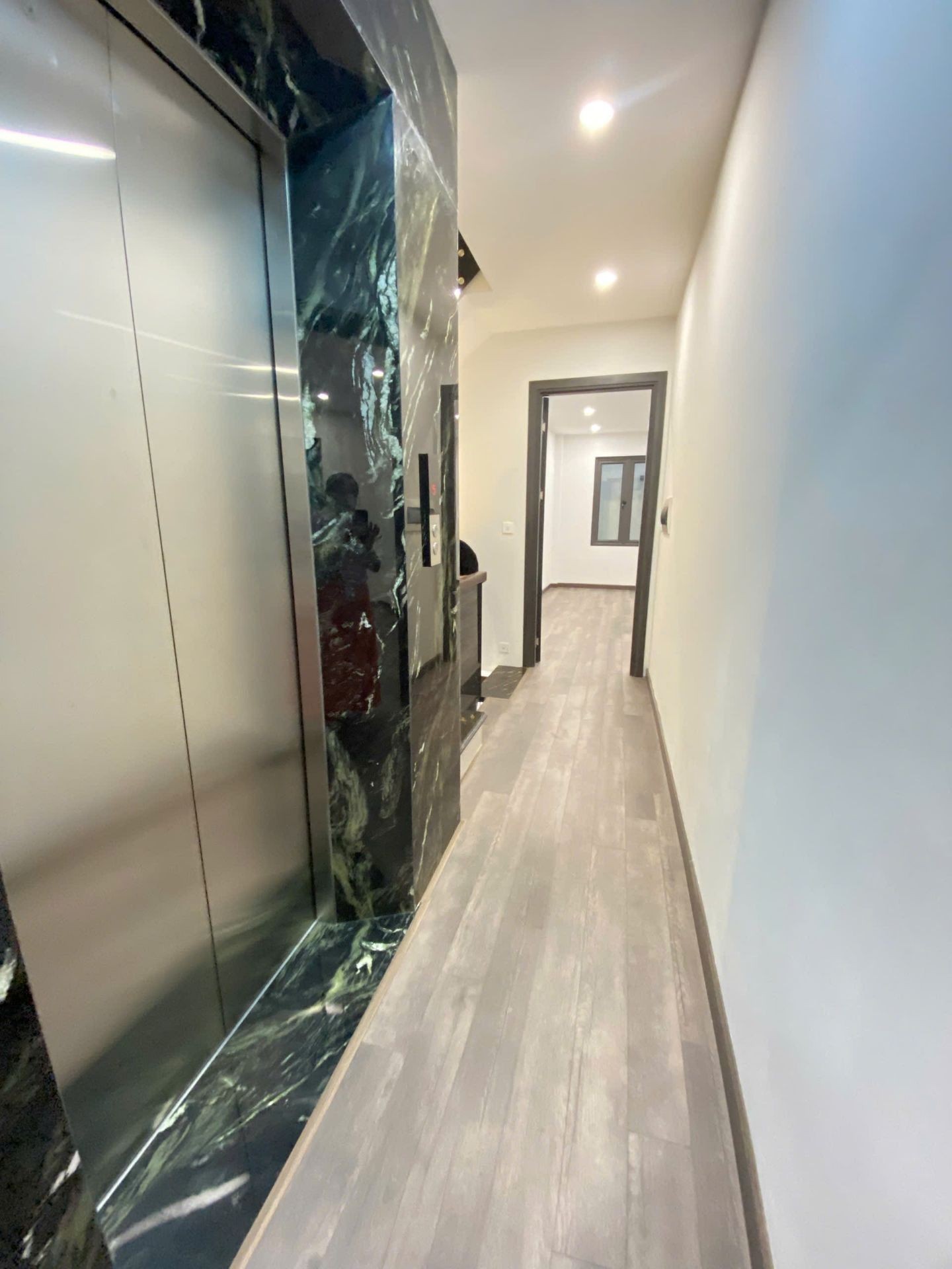 Bán nhà Lò Đúc - diện tích 52m2 6 tầng - Thang máy - giá 15,5 tỷ