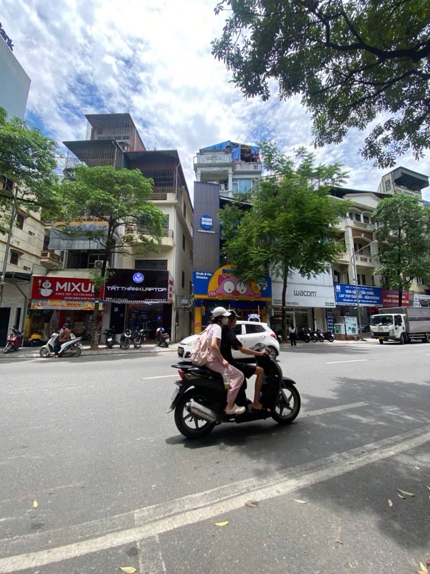 Bán nhà Lê Thanh Nghị - diện tích 42m2 5 tầng - Mặt phố kinh doanh cực kỳ sầm uất - giá 27,5 tỷ