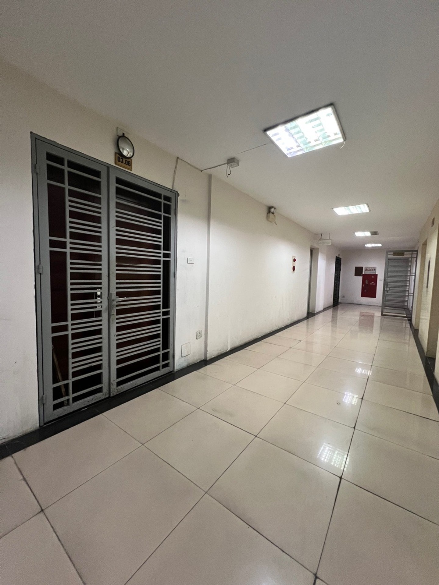 Bán nhà Lạc Trung - diện tích 116m2 3 tầng - Chung cư lô góc mặt phố - giá 9,1 tỷ