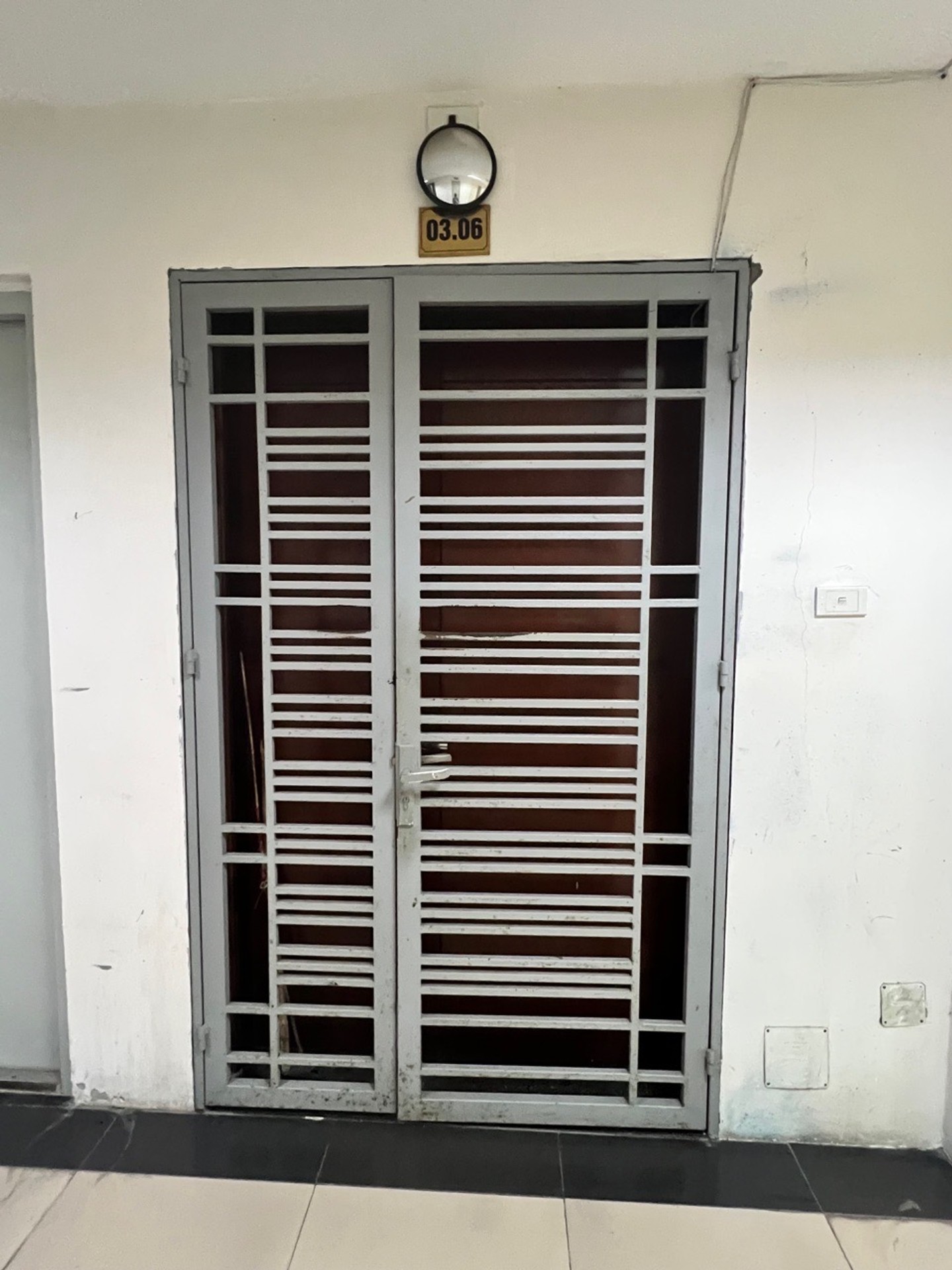 Bán nhà Lạc Trung - diện tích 116m2 3 tầng - Chung cư lô góc mặt phố - giá 9,1 tỷ