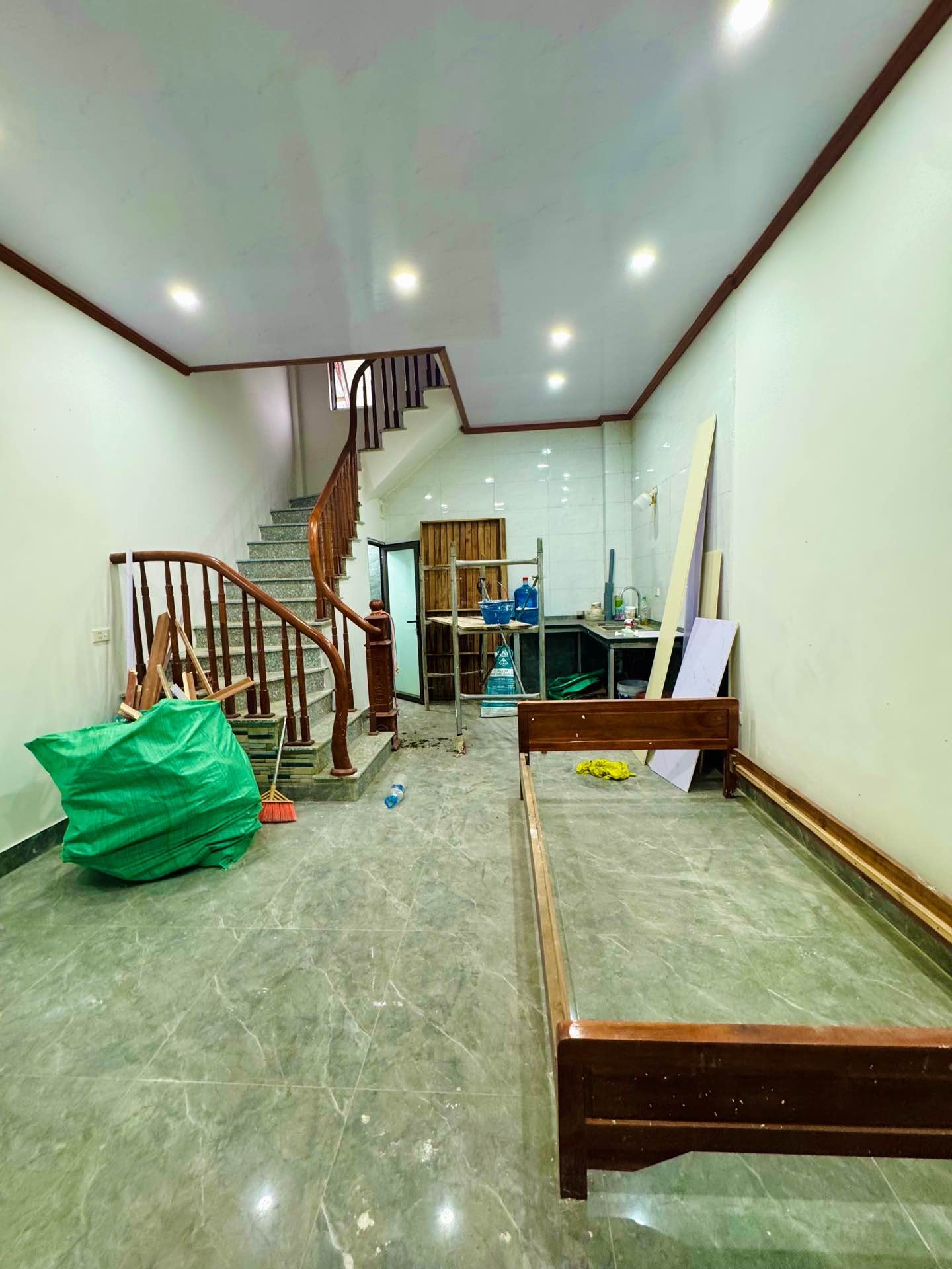 Bán nhà Tân Khai - diện tích 30m2 2 tầng - Ô tô tránh đỗ trước cổng - giá 2,35 tỷ