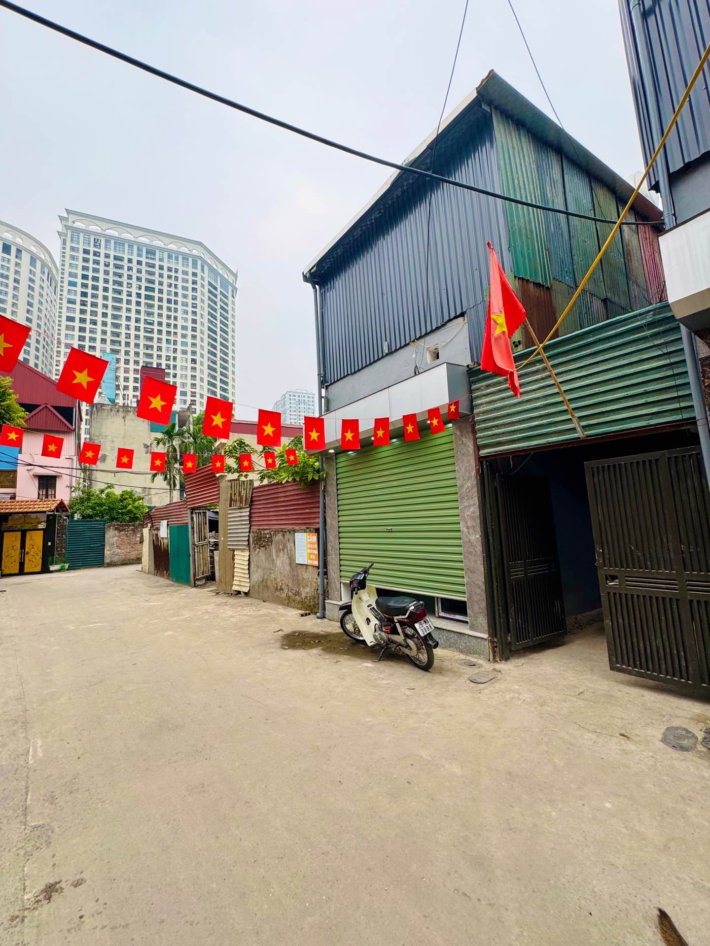 Bán nhà Tân Khai - diện tích 30m2 2 tầng - Ô tô tránh đỗ trước cổng - giá 2,35 tỷ